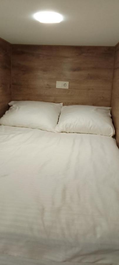 Hostel Voyage Киев Экстерьер фото