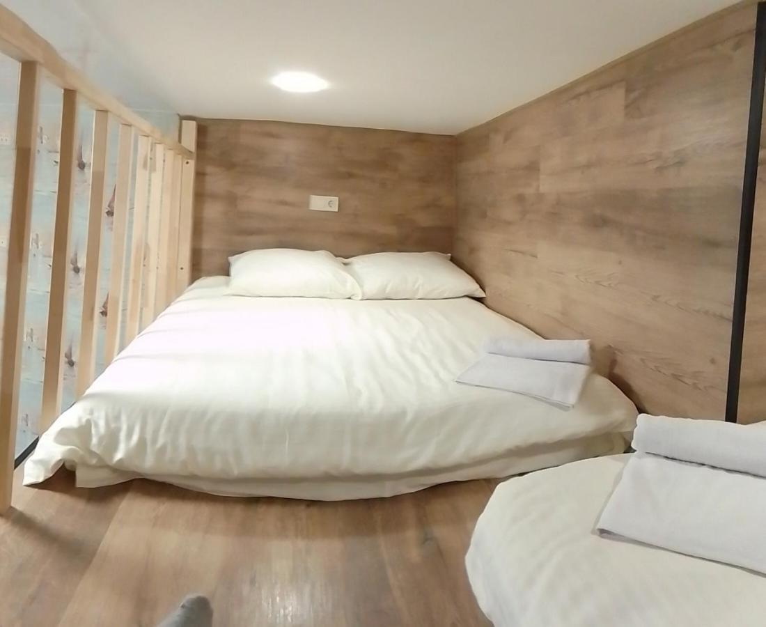 Hostel Voyage Киев Экстерьер фото